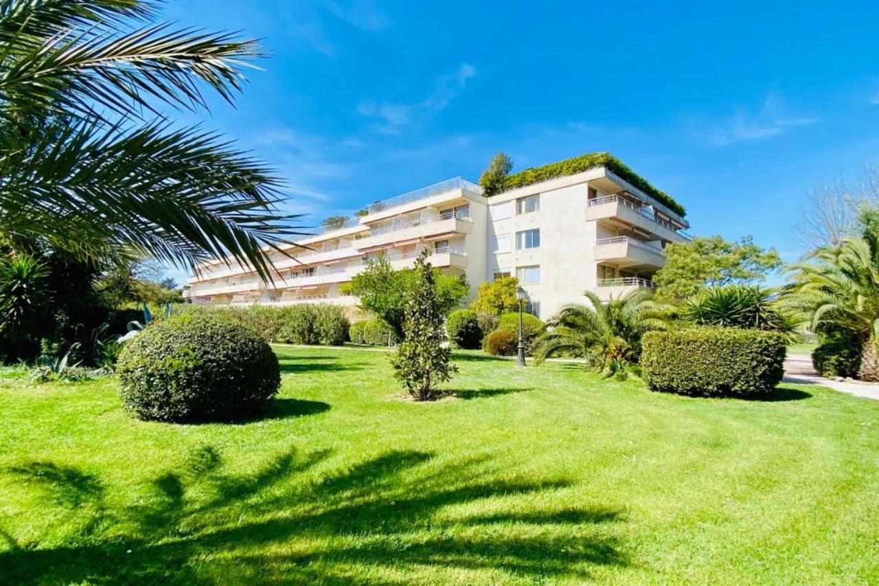 Charming Studio With Pool In Saint Tropez Apartment Ngoại thất bức ảnh