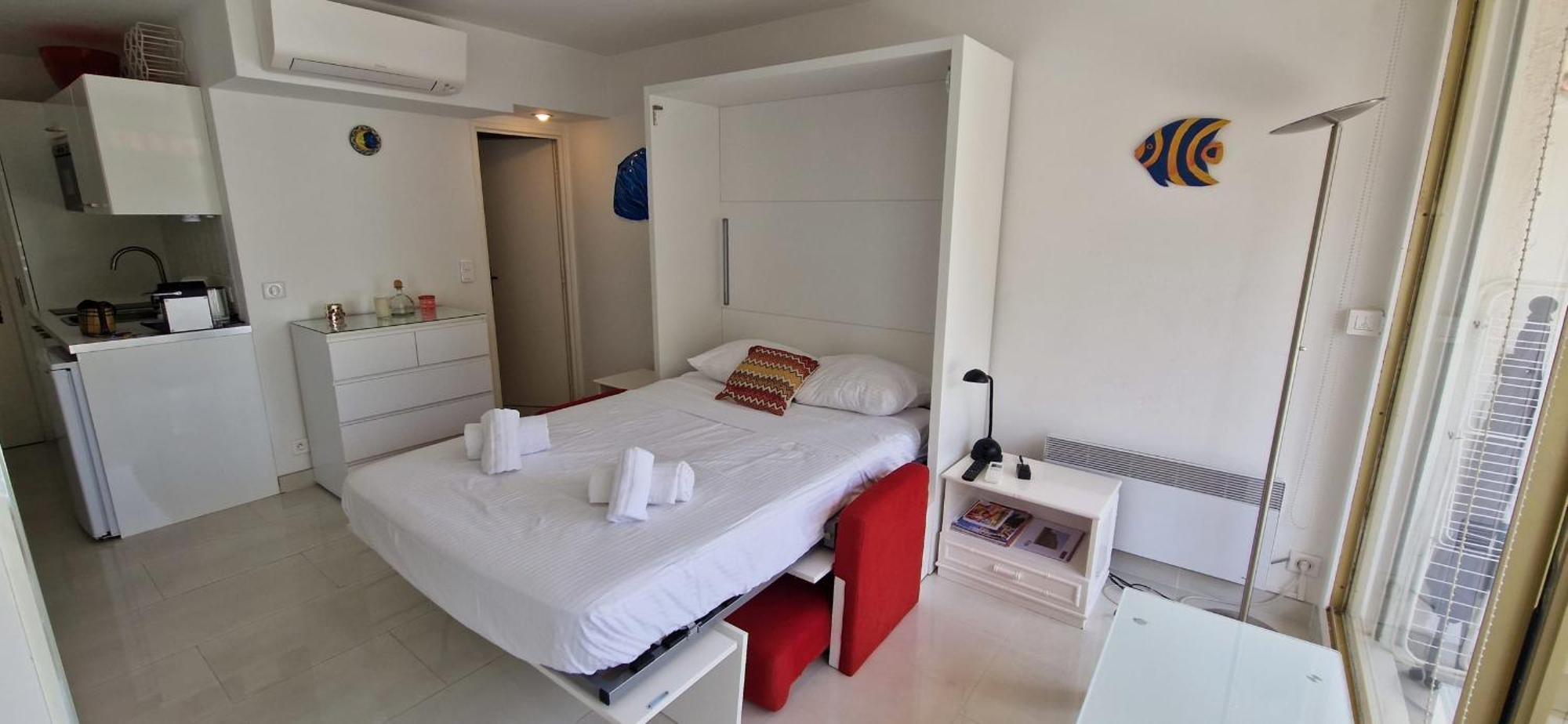 Charming Studio With Pool In Saint Tropez Apartment Ngoại thất bức ảnh